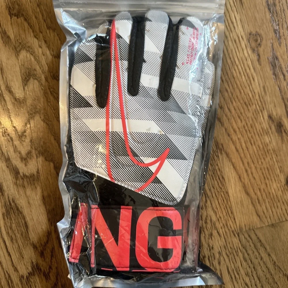 Nike GK Match Youth Soccer Goalkeeper Gloves Black White Red Size 8 CQ7795-101